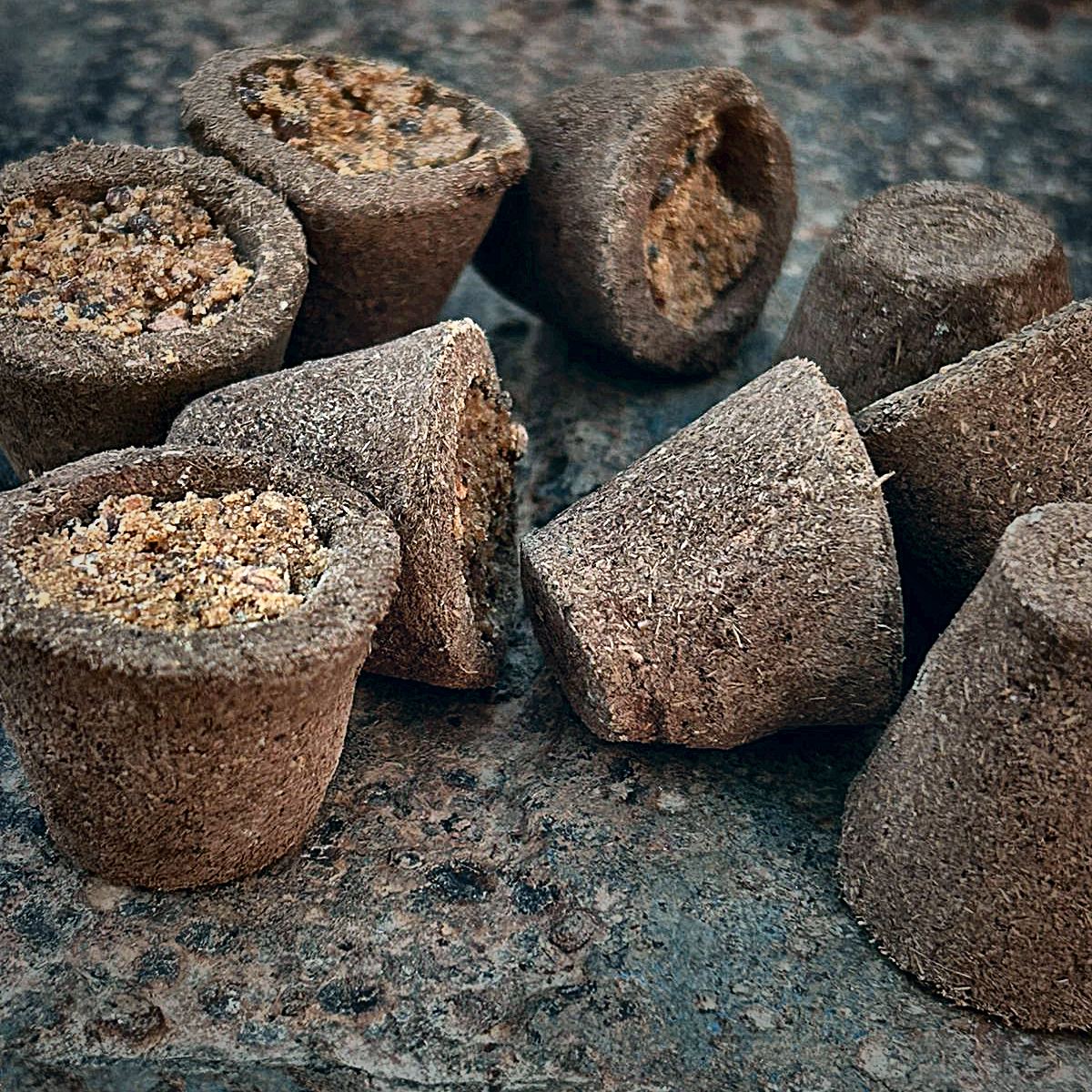 Filled Sambhrani Cups